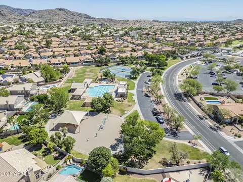 View/Area - 2629 E Verbena Dr, Phoenix, AZ 85048 photo 3 of 5