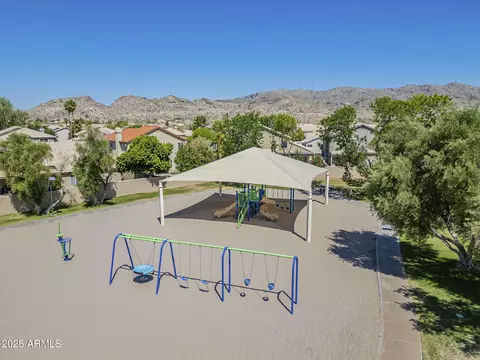 View/Area - 2629 E Verbena Dr, Phoenix, AZ 85048 photo 2 of 5