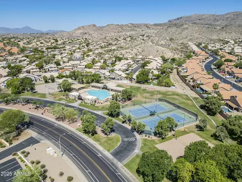 View/Area - 2629 E Verbena Dr, Phoenix, AZ 85048 photo 1 of 5