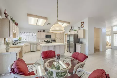 Kitchen - 2629 E Verbena Dr, Phoenix, AZ 85048 photo 7 of 7