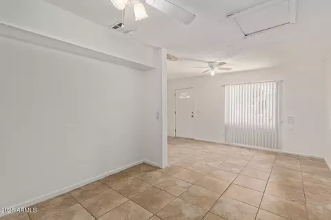 Living - 2562 E Wier Ave, Phoenix, AZ 85040 photo 3 of 4