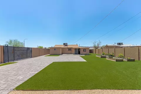 Exterior - 2562 E Wier Ave, Phoenix, AZ 85040 photo 3 of 3