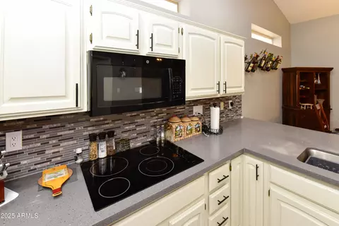 Kitchen - 7916 E Naranja Ave, Mesa, AZ 85209 photo 3 of 4