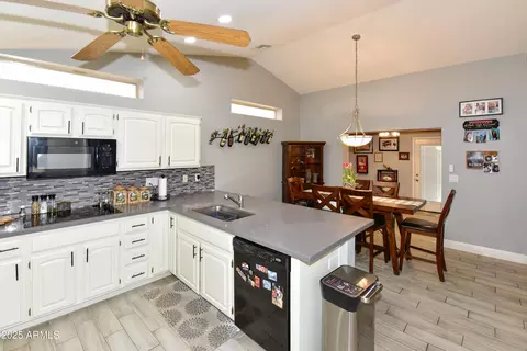 Kitchen - 7916 E Naranja Ave, Mesa, AZ 85209 photo 2 of 4