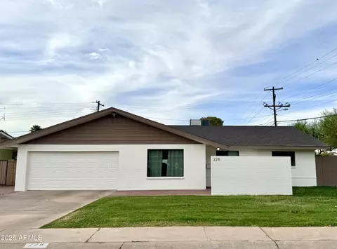 228 E Del Rio Dr, Tempe, AZ 85282