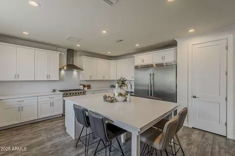 Kitchen - 3834 E Clarendon Ave, Phoenix, AZ 85018 photo 2 of 7