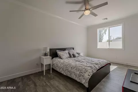 Bedroom - 3834 E Clarendon Ave, Phoenix, AZ 85018 photo 5 of 6