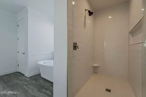 Bath - 3834 E Clarendon Ave, Phoenix, AZ 85018 photo 4 of 7