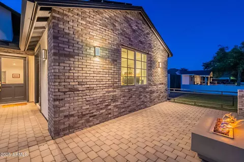 Exterior - 3834 E Clarendon Ave, Phoenix, AZ 85018 photo 13 of 14