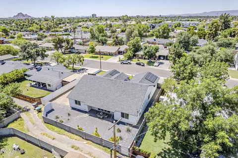 View/Area - 3834 E Clarendon Ave, Phoenix, AZ 85018 photo 3 of 7