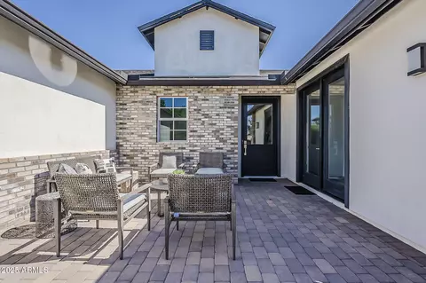 Exterior - 3834 E Clarendon Ave, Phoenix, AZ 85018 photo 3 of 14