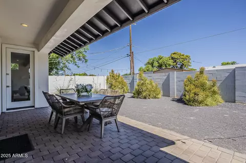 Exterior - 3834 E Clarendon Ave, Phoenix, AZ 85018 photo 4 of 14