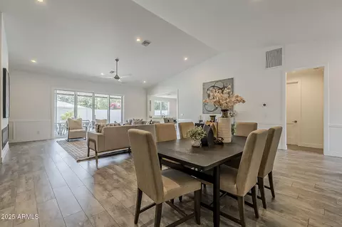 Dining - 3834 E Clarendon Ave, Phoenix, AZ 85018 photo 5 of 5