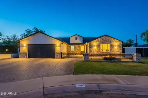 3834 E Clarendon Ave, Phoenix, AZ 85018