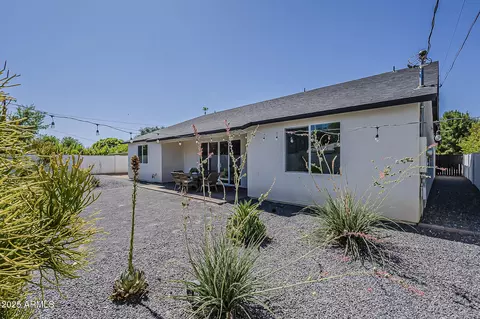Exterior - 3834 E Clarendon Ave, Phoenix, AZ 85018 photo 6 of 14