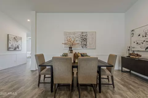 Dining - 3834 E Clarendon Ave, Phoenix, AZ 85018 photo 3 of 5