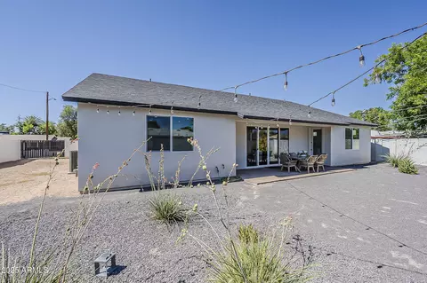 Exterior - 3834 E Clarendon Ave, Phoenix, AZ 85018 photo 8 of 14