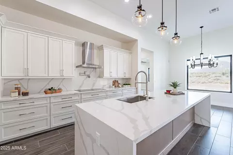 9626 E Bunny Ear Ln E, Gold Canyon, AZ 85118