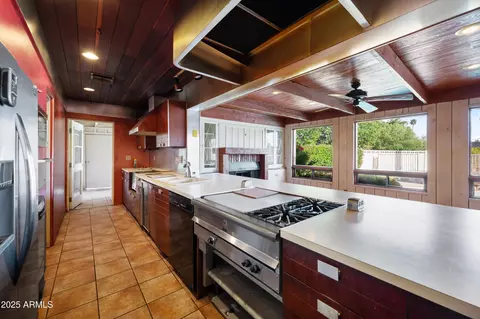 Kitchen - 4461 E Flower St, Phoenix, AZ 85018 photo 1 of 1