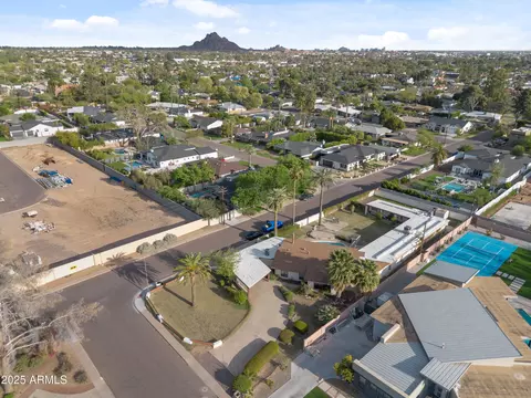 View/Area - 4461 E Flower St, Phoenix, AZ 85018 photo 6 of 9