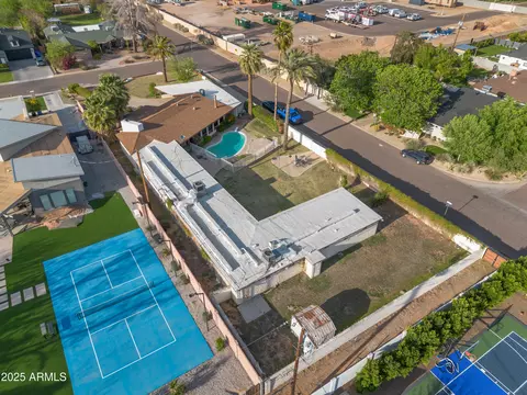 View/Area - 4461 E Flower St, Phoenix, AZ 85018 photo 4 of 9