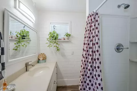 Bath - 120 S Olive --, Mesa, AZ 85204 photo 5 of 6