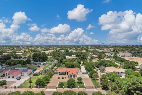 View/Area - 18132 E Vencino St, Gilbert, AZ 85298 photo 8 of 10