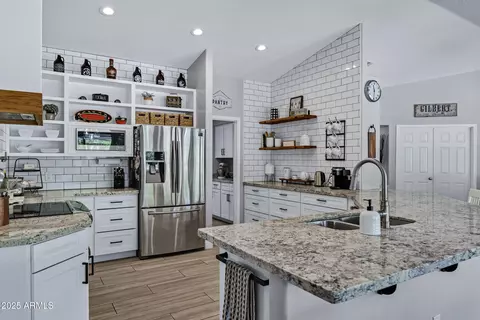 Kitchen - 18132 E Vencino St, Gilbert, AZ 85298 photo 1 of 5