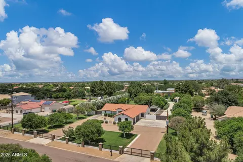 View/Area - 18132 E Vencino St, Gilbert, AZ 85298 photo 9 of 10