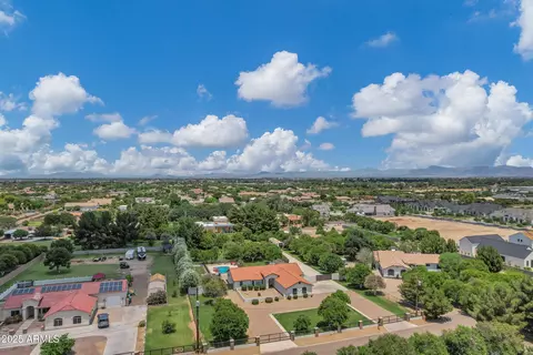 View/Area - 18132 E Vencino St, Gilbert, AZ 85298 photo 6 of 10
