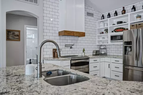 Kitchen - 18132 E Vencino St, Gilbert, AZ 85298 photo 2 of 5