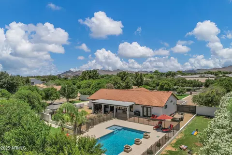 View/Area - 18132 E Vencino St, Gilbert, AZ 85298 photo 4 of 10