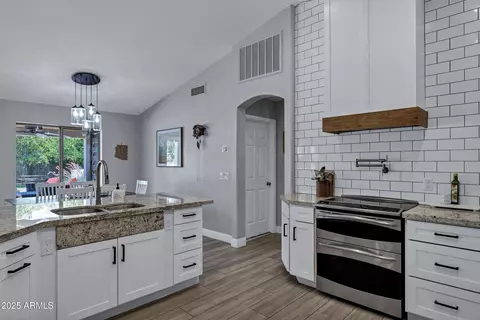Kitchen - 18132 E Vencino St, Gilbert, AZ 85298 photo 3 of 5