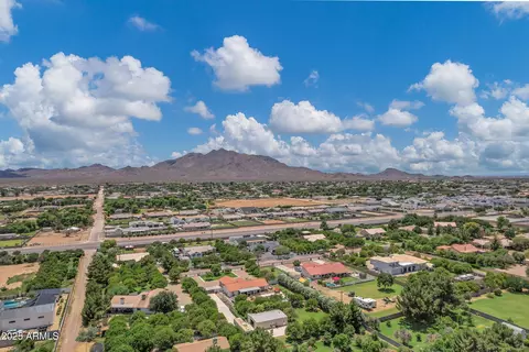 View/Area - 18132 E Vencino St, Gilbert, AZ 85298 photo 5 of 10