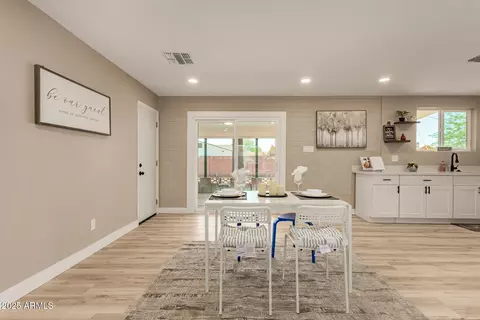 Dining - 3302 N 40th Dr, Phoenix, AZ 85019 photo 1 of 2