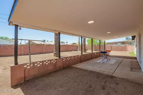 Exterior - 3302 N 40th Dr, Phoenix, AZ 85019 photo 5 of 8