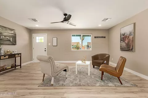 Living - 3302 N 40th Dr, Phoenix, AZ 85019 photo 2 of 2