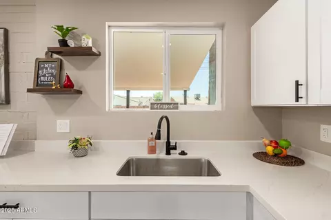 Kitchen - 3302 N 40th Dr, Phoenix, AZ 85019 photo 4 of 4