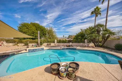 Exterior - 1908 E Beck Ln, Phoenix, AZ 85022 photo 5 of 11