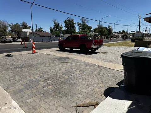Exterior - 1039 E Broadway Rd, Mesa, AZ 85204 photo 13 of 25