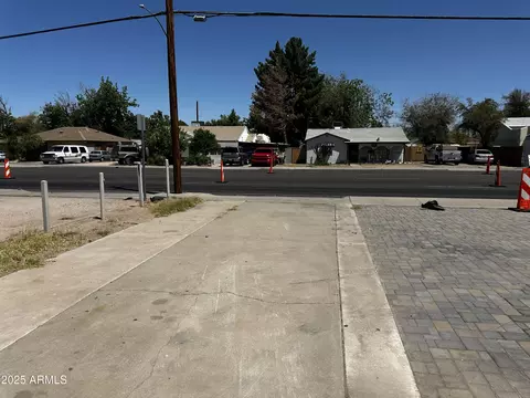 Exterior - 1039 E Broadway Rd, Mesa, AZ 85204 photo 14 of 25