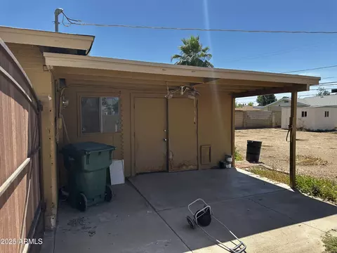 Exterior - 1039 E Broadway Rd, Mesa, AZ 85204 photo 4 of 25