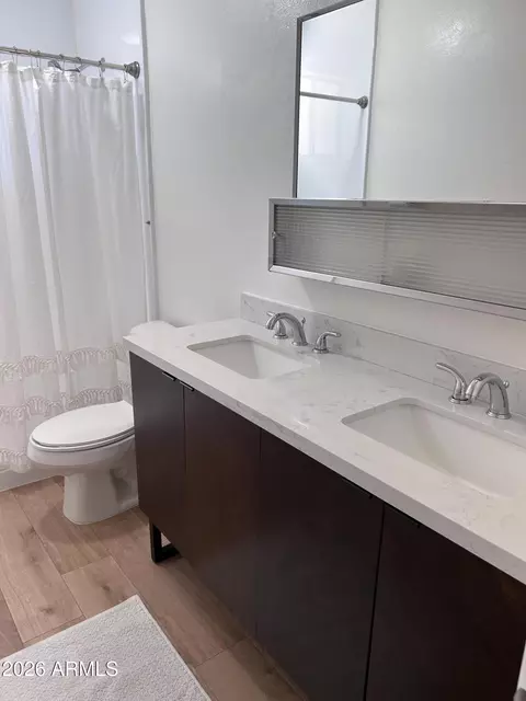 Bath - 10012 N 16th Dr, Phoenix, AZ 85021 photo 2 of 4
