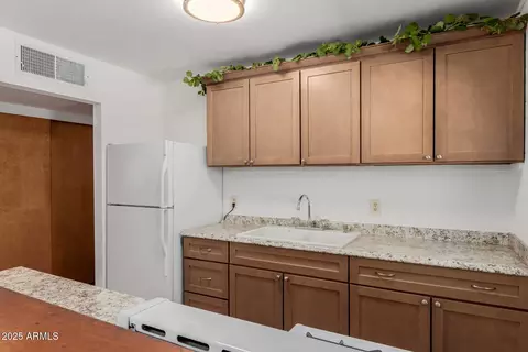 Kitchen - 10012 N 16th Dr, Phoenix, AZ 85021 photo 2 of 4