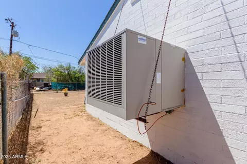 Exterior - 10012 N 16th Dr, Phoenix, AZ 85021 photo 2 of 6