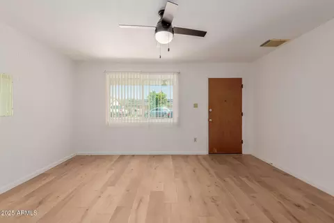 Living - 10012 N 16th Dr, Phoenix, AZ 85021 photo 2 of 5