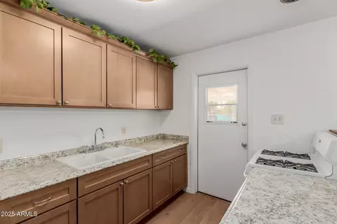 Kitchen - 10012 N 16th Dr, Phoenix, AZ 85021 photo 1 of 4
