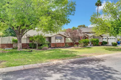 5621 N 13th St, Phoenix, AZ 85014