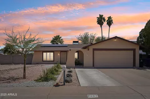 207 E Strahan Dr, Tempe, AZ 85283