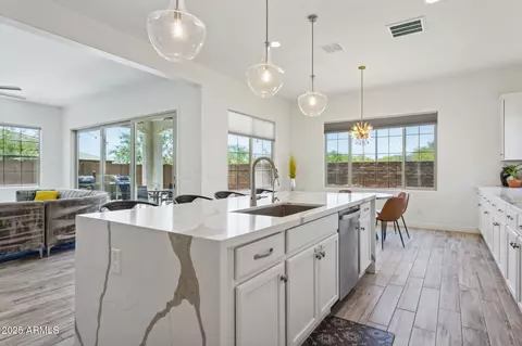 Kitchen - 22306 N 34th Pl, Phoenix, AZ 85050 photo 4 of 5